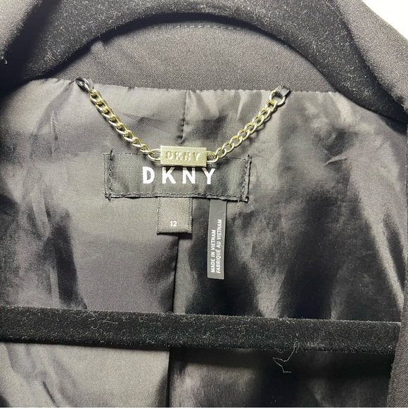 *Sold* DKNY Women’s Black Blazer Rolled Cuffs Gold Logo Button Detail in Size 12 - Picture 3 of 9
